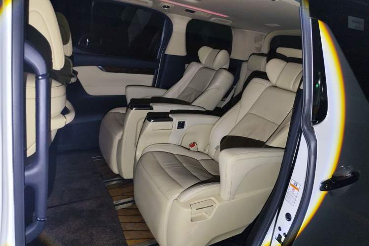 Used Toyota Alphard 2020 Dual-Engine 2.5L Luxury Edition Left Rear Seat