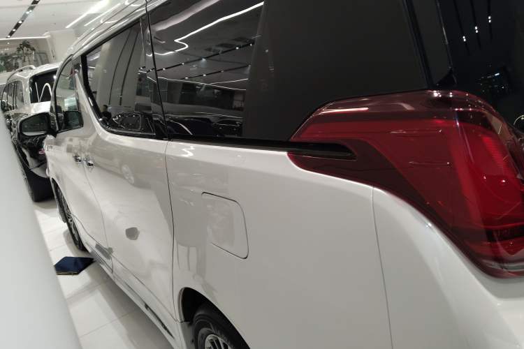 Used Toyota Alphard 2020 Dual-Engine 2.5L Luxury Edition Left Side