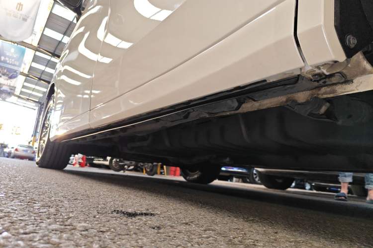 Used Toyota Alphard 2020 Dual-Engine 2.5L Luxury Edition Left Side Sill