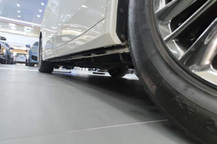 Used Toyota Alphard 2020 Dual-Engine 2.5L Luxury Edition Left Side Sill
