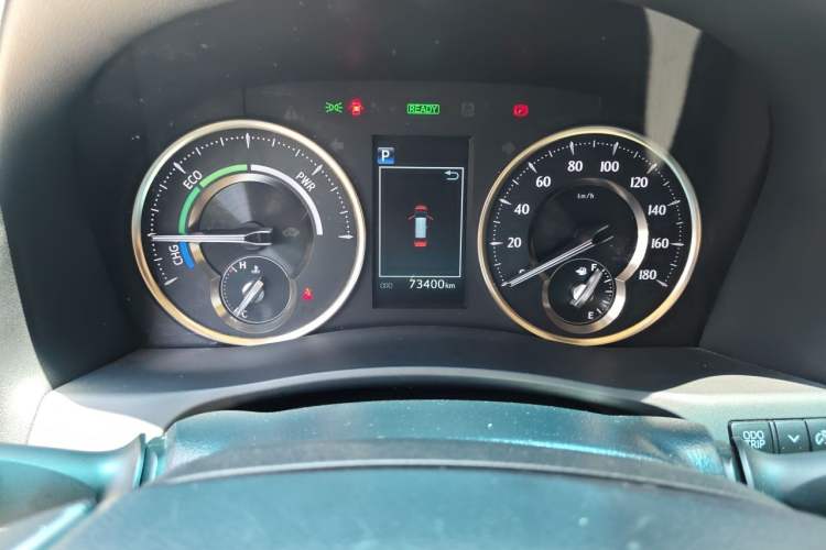 Used Toyota Alphard 2020 Dual-Engine 2.5L Luxury Edition Odometer Close Up