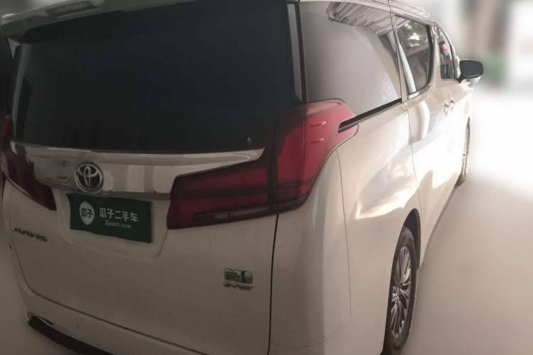 Used Toyota Alphard  Rear Right 45 Deg