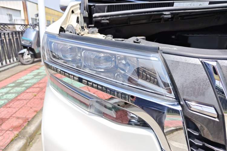 Used Toyota Alphard 2020 Dual-Engine 2.5L Prestige Edition Right Front Headlight