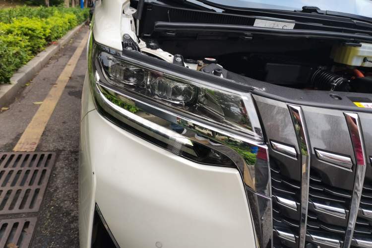 Used Toyota Alphard 2020 Dual-Engine 2.5L Luxury Edition Right Front Headlight