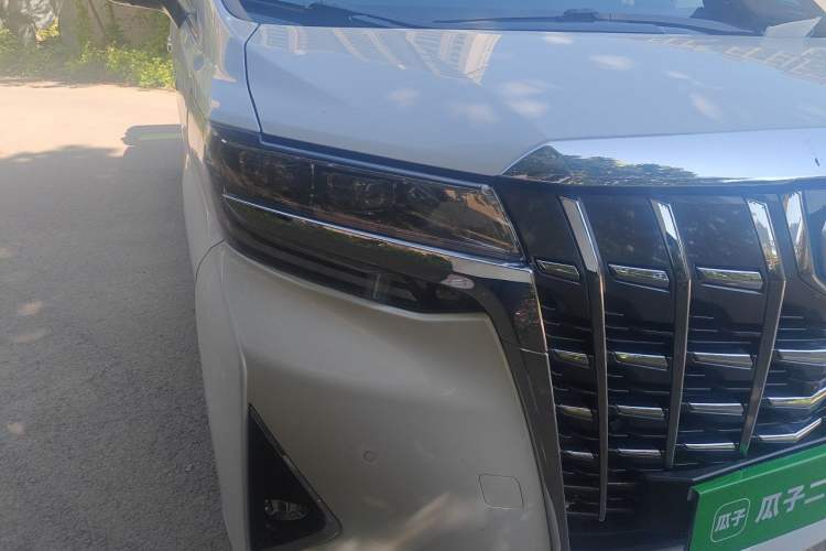 Used Toyota Alphard 2020 Dual-Motor 2.5L Golden Special Edition Right Front Headlight