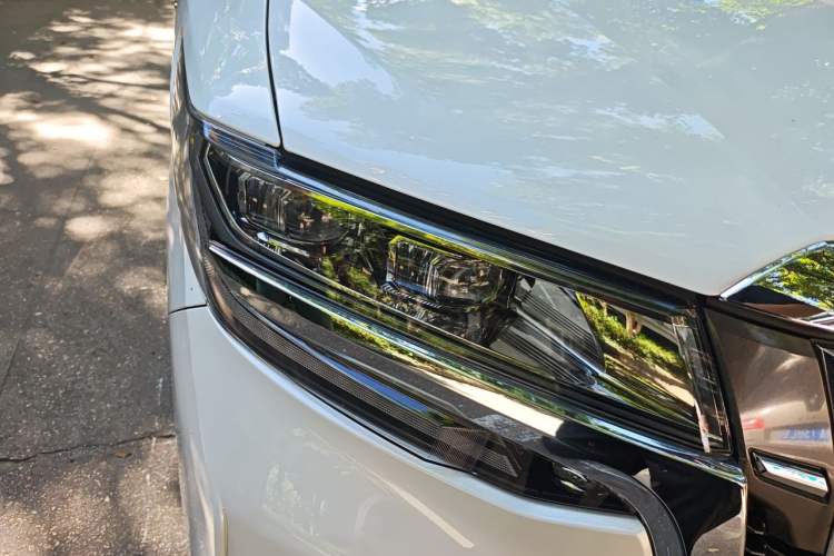 Used Toyota Alphard 2020 Dual-Engine 2.5L Luxury Edition Right Front Headlight