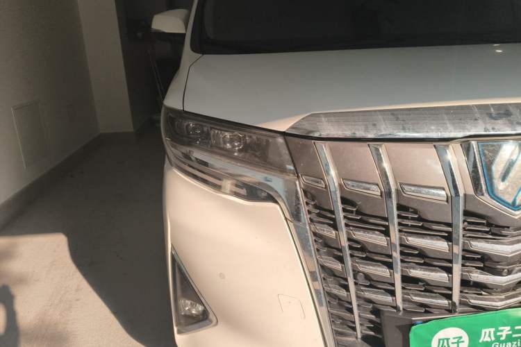 Used Toyota Alphard  Right Front Headlight