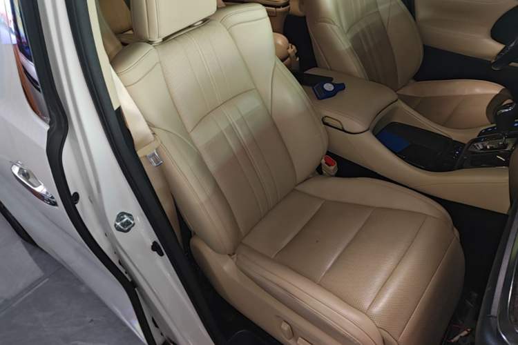 Used Toyota Alphard 2020 Dual-Engine 2.5L Prestige Edition Right Front Seat