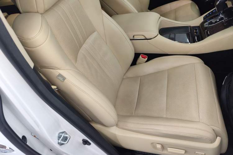 Used Toyota Alphard 2020 Dual-Engine 2.5L Prestige Edition Right Front Seat