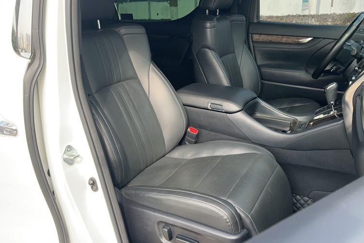 Used Toyota Alphard 2020 Dual-Engine 2.5L Prestige Edition Right Front Seat