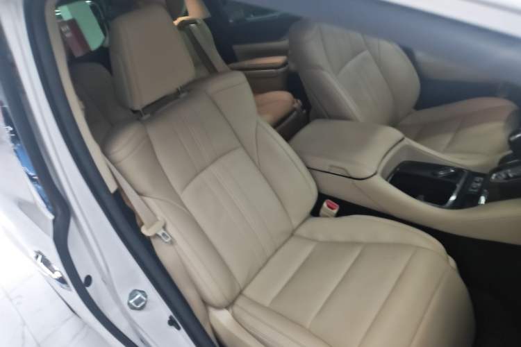 Used Toyota Alphard 2020 Dual-Engine 2.5L Prestige Edition Right Front Seat