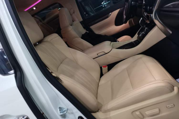 Used Toyota Alphard 2020 Dual-Engine 2.5L Prestige Edition Right Front Seat