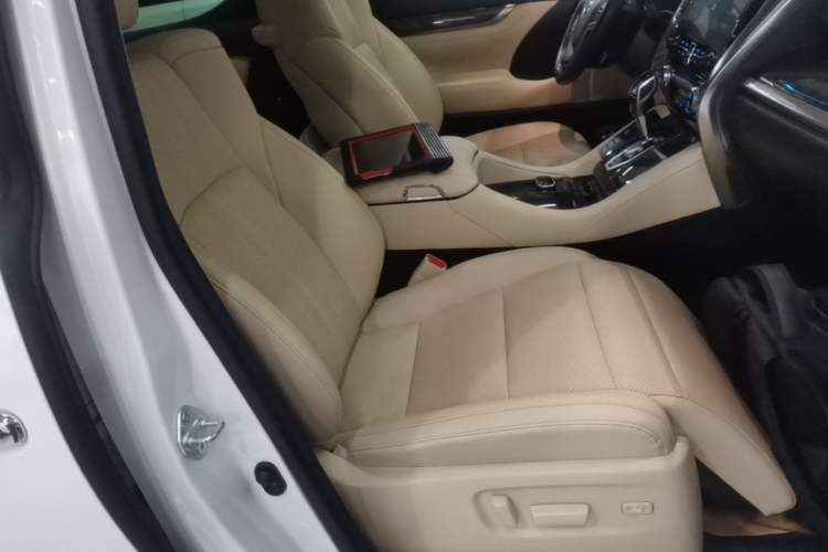 Used Toyota Alphard 2020 Dual-Engine 2.5L Prestige Edition Right Front Seat