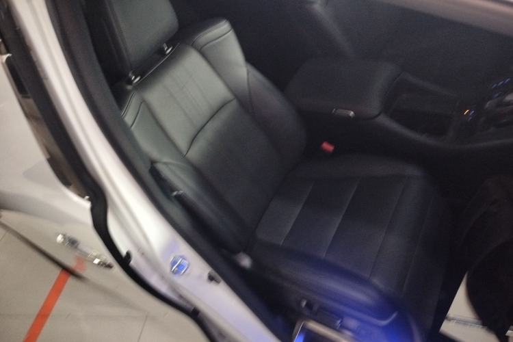Used Toyota Alphard 2020 Dual-Engine 2.5L Prestige Edition Right Front Seat
