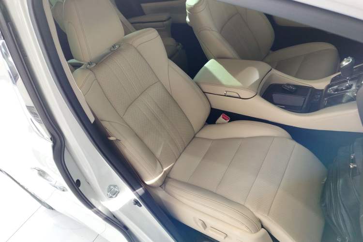 Used Toyota Alphard 2020 Dual-Engine 2.5L Prestige Edition Right Front Seat