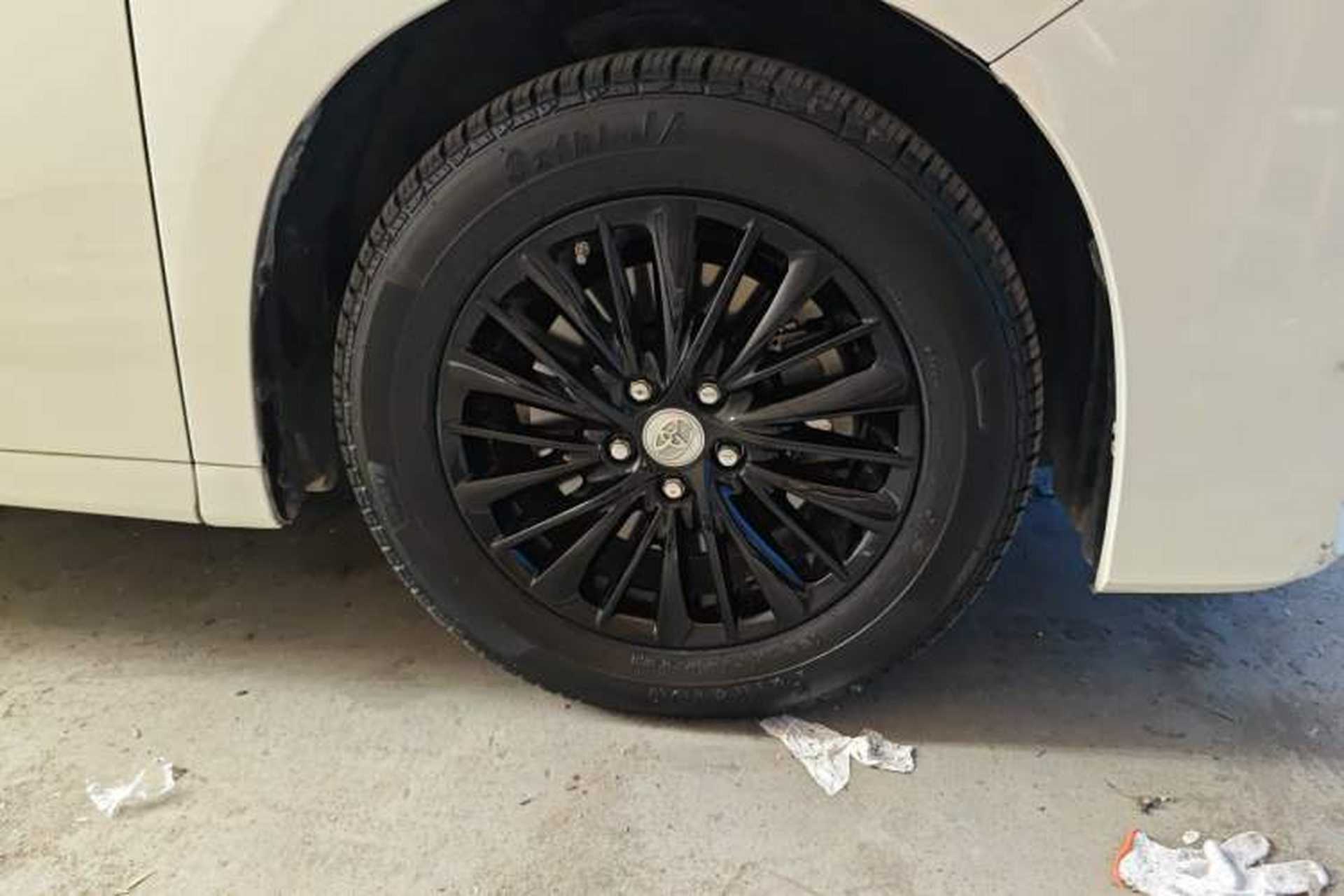 Used Toyota Alphard 2020 Dual-Engine 2.5L Luxury Edition Right Front Wheel Hub