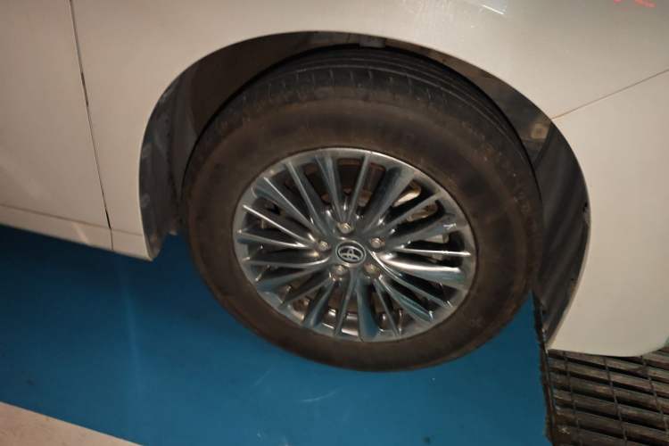 Used Toyota Alphard 2020 Dual-Engine 2.5L Luxury Edition Right Front Wheel Hub