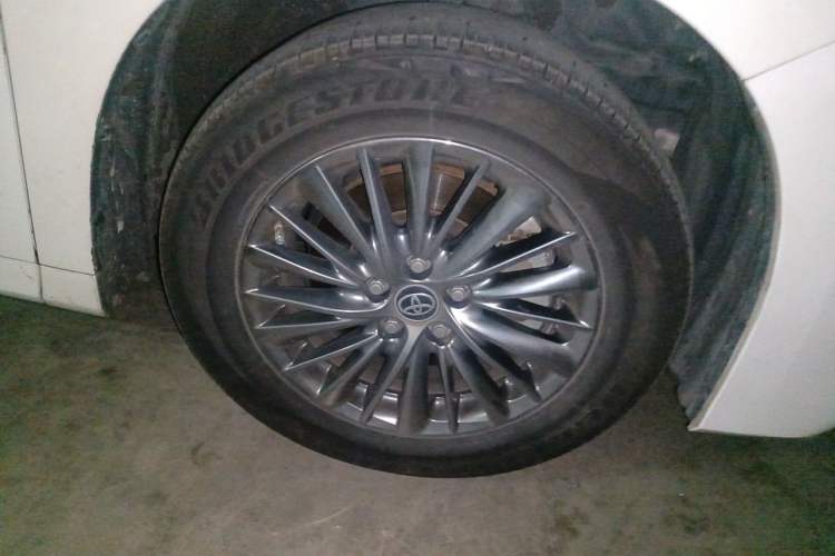 Used Toyota Alphard 2020 Dual-Engine 2.5L Luxury Edition Right Front Wheel Hub