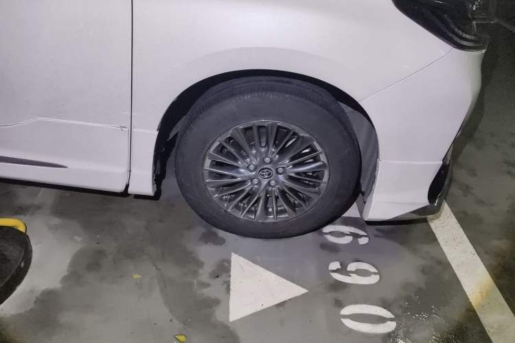 Used Toyota Alphard 2020 Dual-Engine 2.5L Luxury Edition Right Front Wheel Hub