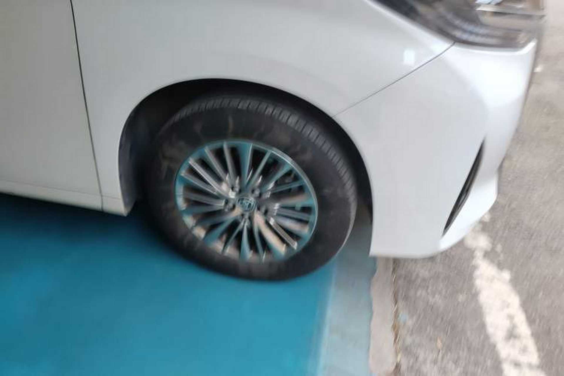 Used Toyota Alphard 2020 Dual-Engine 2.5L Prestige Edition Right Front Wheel Hub