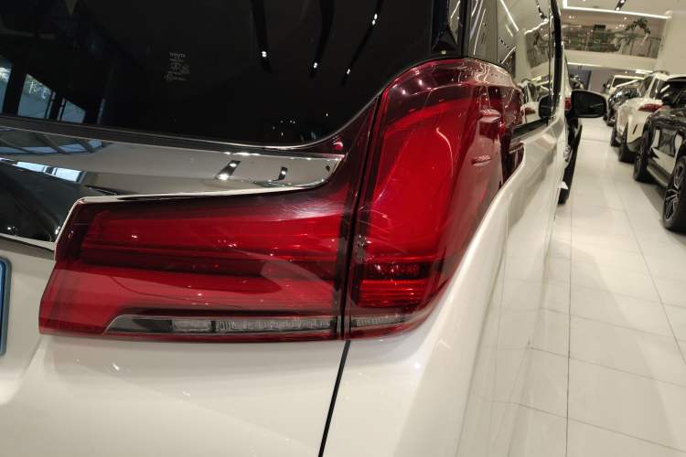 Used Toyota Alphard 2020 Dual-Engine 2.5L Luxury Edition Right Rear Taillight