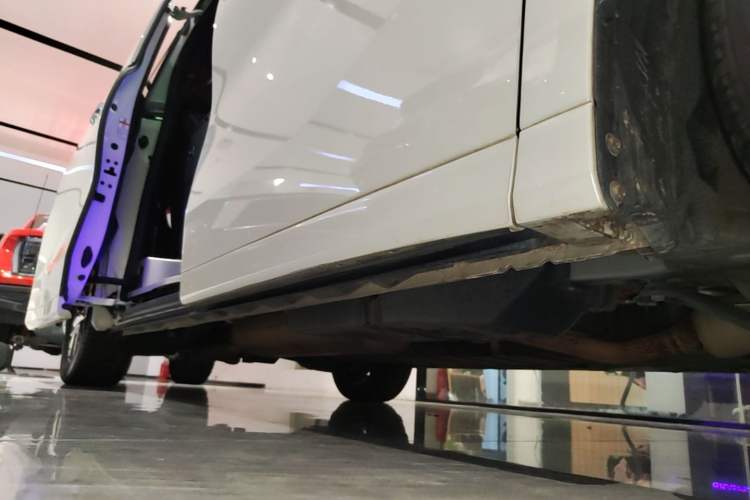 Used Toyota Alphard 2020 Dual-Engine 2.5L Prestige Edition Right Side Sill