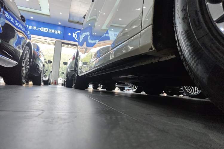 Used Toyota Alphard 2020 Dual-Engine 2.5L Luxury Edition Right Side Sill