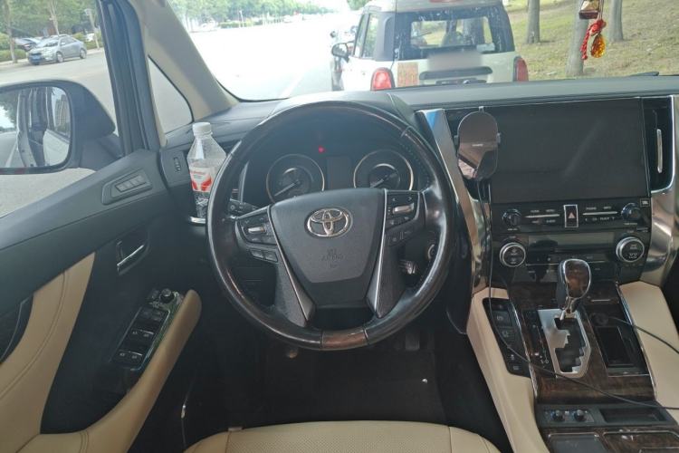 Used Toyota Alphard 2020 Dual-Engine 2.5L Luxury Edition Steering Wheel