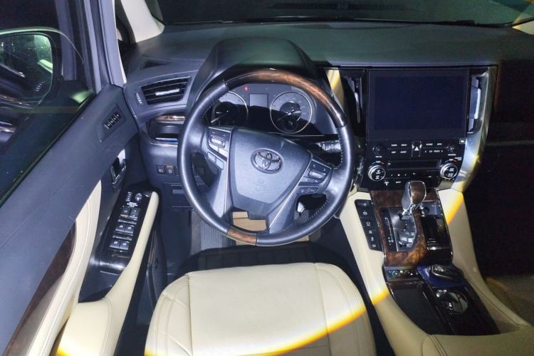 Used Toyota Alphard 2020 Dual-Engine 2.5L Luxury Edition Steering Wheel