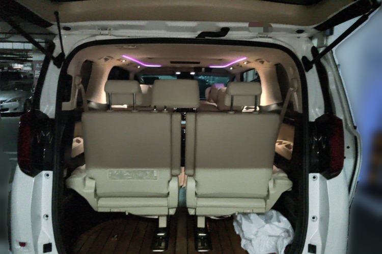 Used Toyota Alphard 2020 Dual-Engine 2.5L Luxury Edition Trunk