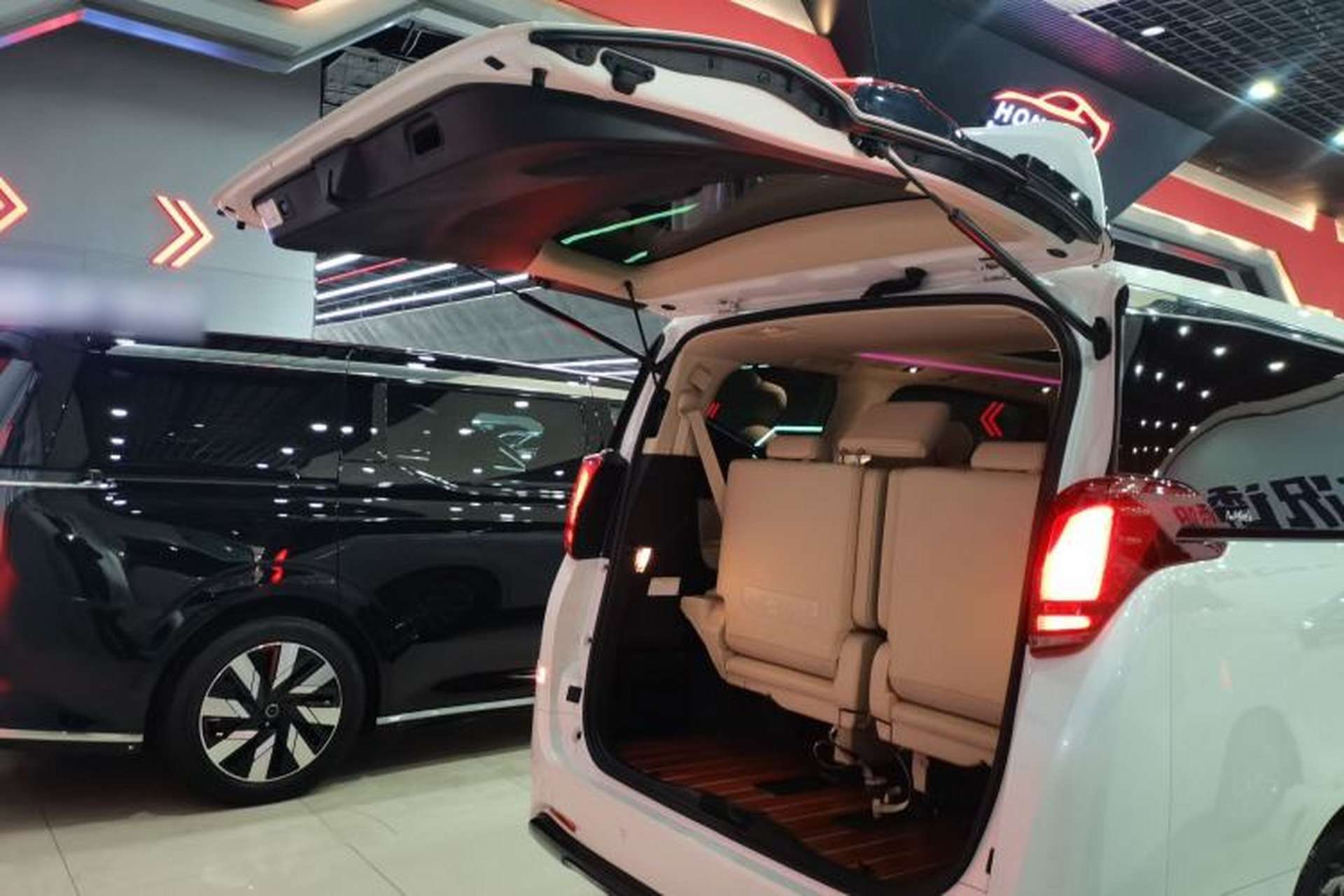 Used Toyota Alphard 2020 Dual-Engine 2.5L Prestige Edition Trunk