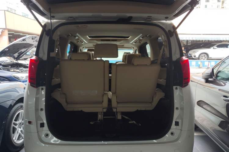 Used Toyota Alphard 2020 Dual-Engine 2.5L Luxury Edition Trunk