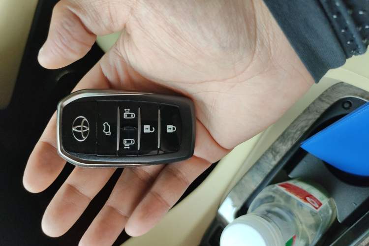 Used Toyota Alphard 2020 Dual-Engine 2.5L Prestige Edition Vehicle Key
