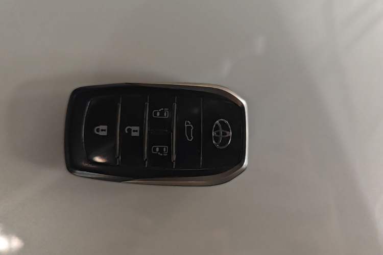 Used Toyota Alphard 2020 Dual-Engine 2.5L Prestige Edition Vehicle Key