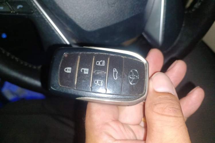 Used Toyota Alphard 2020 Dual-Engine 2.5L Luxury Edition Vehicle Key