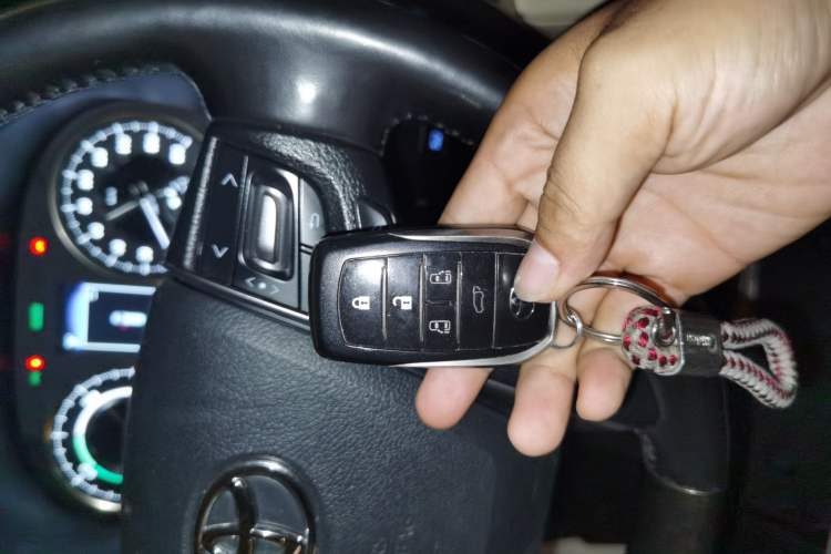 Used Toyota Alphard 2020 Dual-Engine 2.5L Prestige Edition Vehicle Key