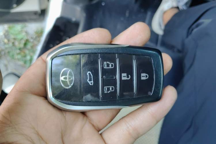 Used Toyota Alphard 2020 Dual-Engine 2.5L Prestige Edition Vehicle Key