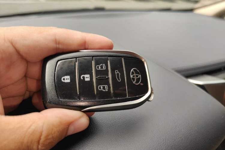Used Toyota Alphard 2020 Dual-Engine 2.5L Prestige Edition Vehicle Key