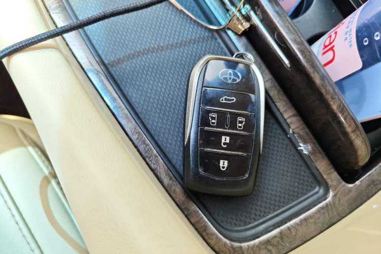 Used Toyota Alphard 2020 Dual-Engine 2.5L Prestige Edition Vehicle Key
