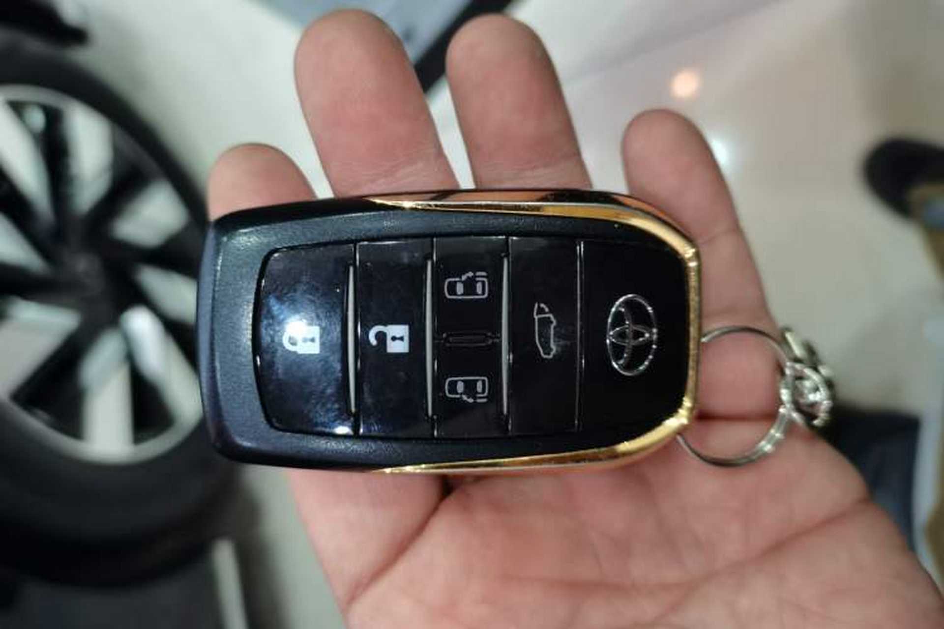 Used Toyota Alphard 2020 Dual-Engine 2.5L Prestige Edition Vehicle Key