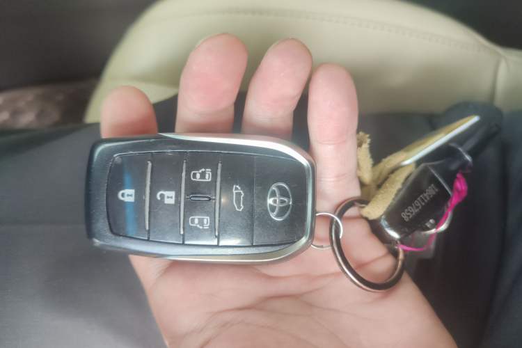Used Toyota Alphard 2020 Dual-Engine 2.5L Luxury Edition Vehicle Key