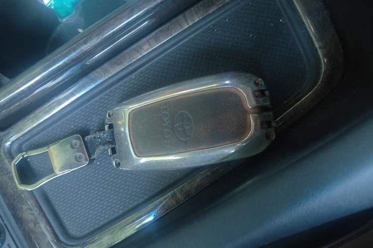 Used Toyota Alphard 2020 Dual-Motor 2.5L Golden Special Edition Vehicle Key