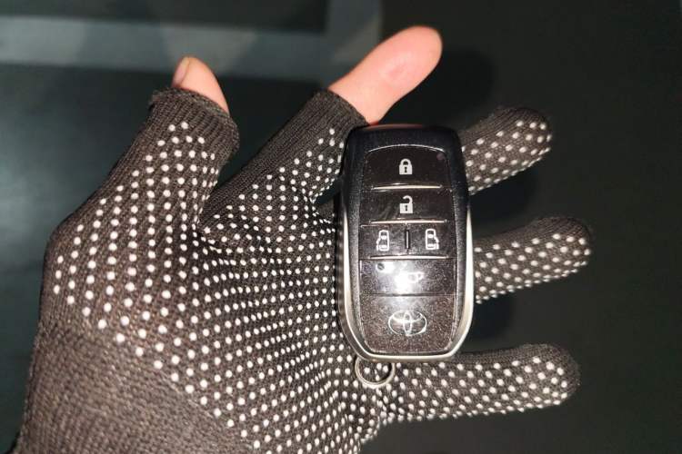 Used Toyota Alphard 2020 Dual-Engine 2.5L Luxury Edition Vehicle Key