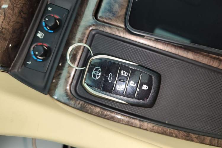 Used Toyota Alphard 2020 Dual-Engine 2.5L Prestige Edition Vehicle Key