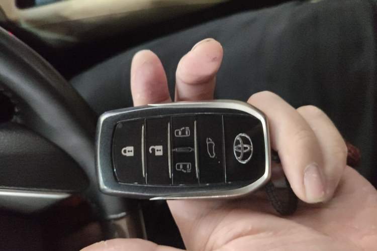 Used Toyota Alphard 2020 Dual-Engine 2.5L Luxury Edition Vehicle Key