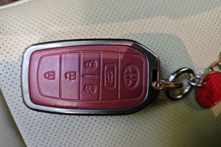 Used Toyota Alphard 2020 Dual-Engine 2.5L Luxury Edition Vehicle Key