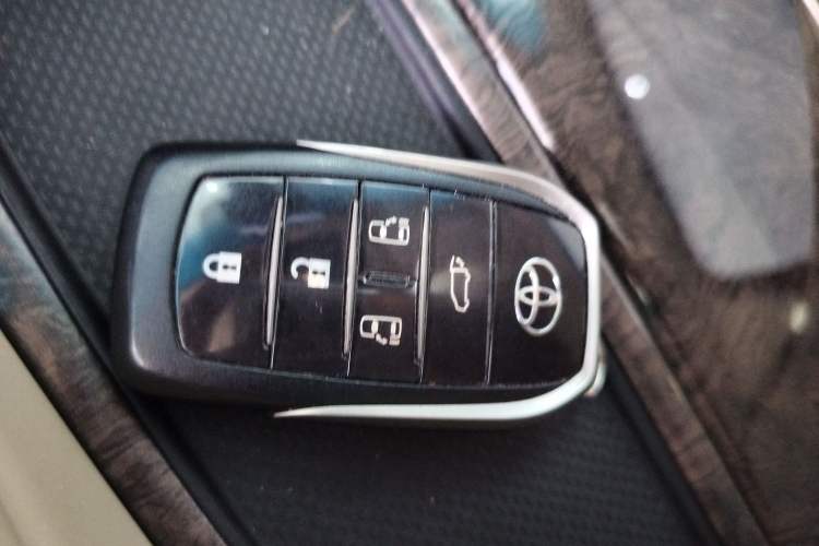 Used Toyota Alphard 2020 Dual-Engine 2.5L Prestige Edition Vehicle Key