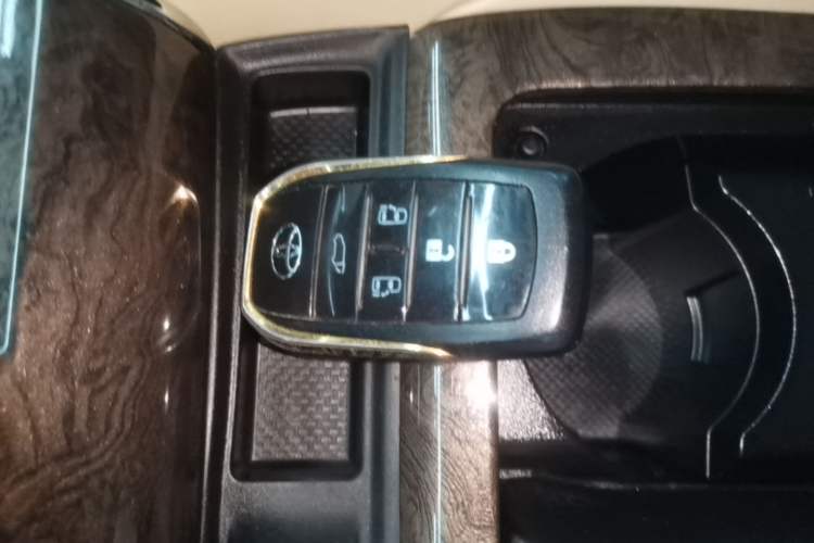 Used Toyota Alphard 2020 Dual-Engine 2.5L Prestige Edition Vehicle Key
