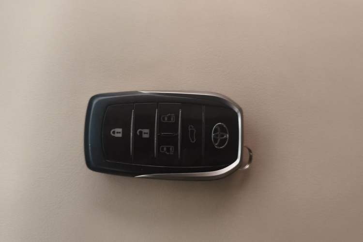 Used Toyota Alphard  Vehicle Key