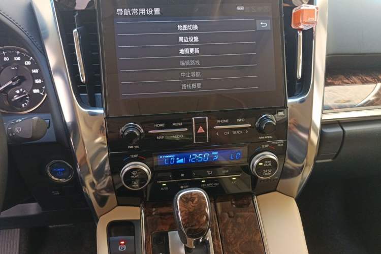 Used Toyota Alphard 2021 Dual-Engine 2.5L Luxury Edition Audio And AC Panel